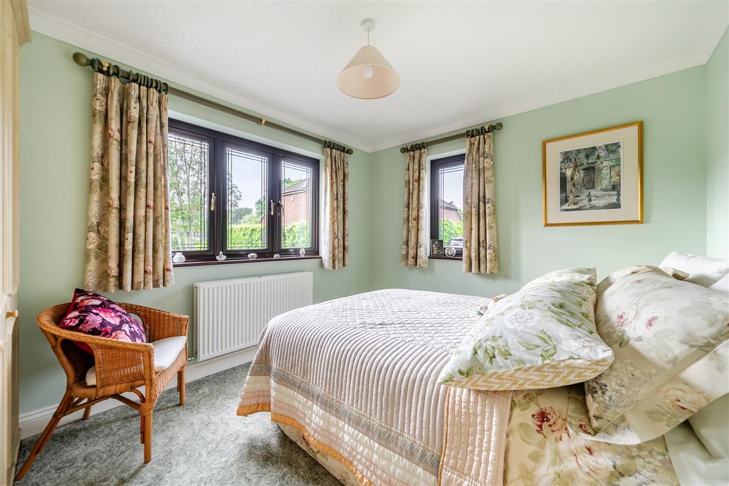Additional image 16 of 3 bed detached bungalow for saleLondon Road, Liphook GU30