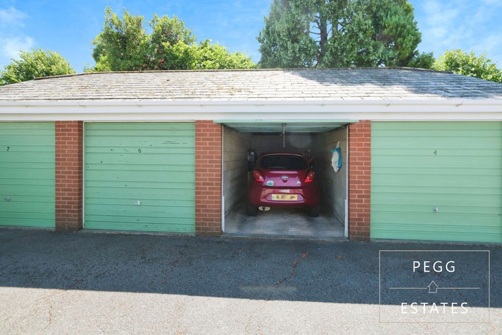 Property photo 3 of 21