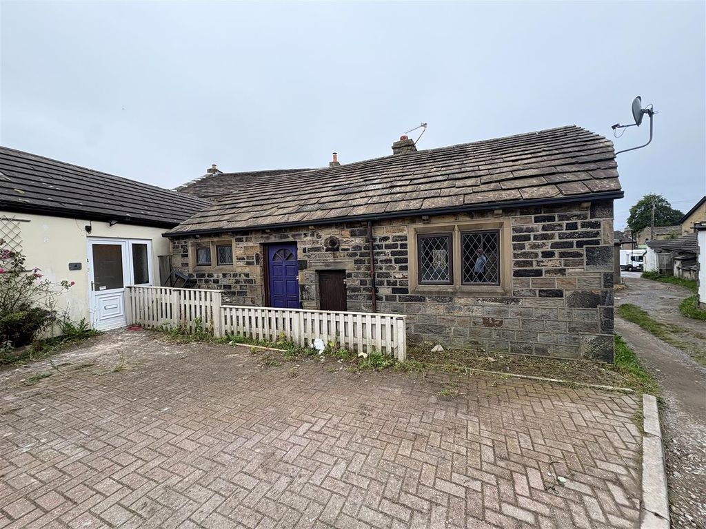 Property photo 1 of 8