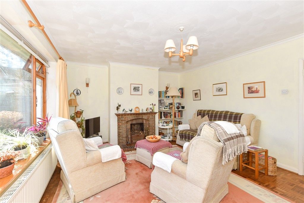 Property photo 3 of 10 Lounge