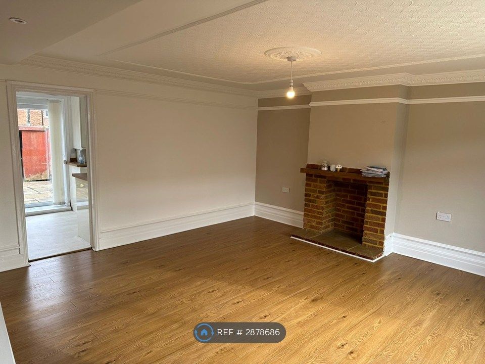 Property photo 2 of 14 Living Room