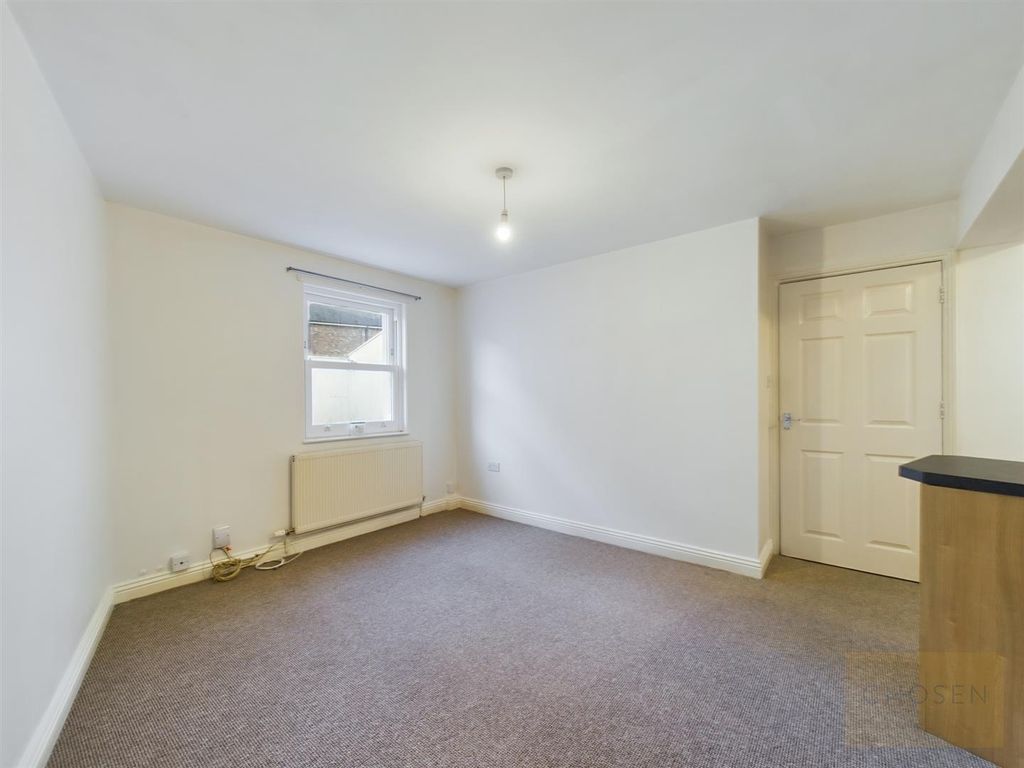 Property photo 2 of 9 Cam01118G0-Pr0190-Still005.Jpg