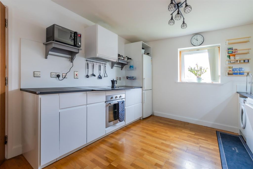 Property photo 2 of 15 143 (11 Of 15).Jpg