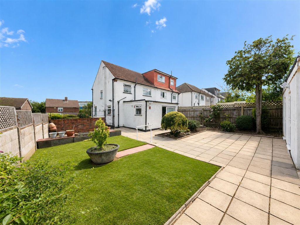 Property photo 2 of 18 Db655387-5Aba-423E-8810-F6d64De686B4.Png