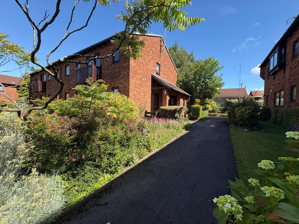 Property photo 1 of 26