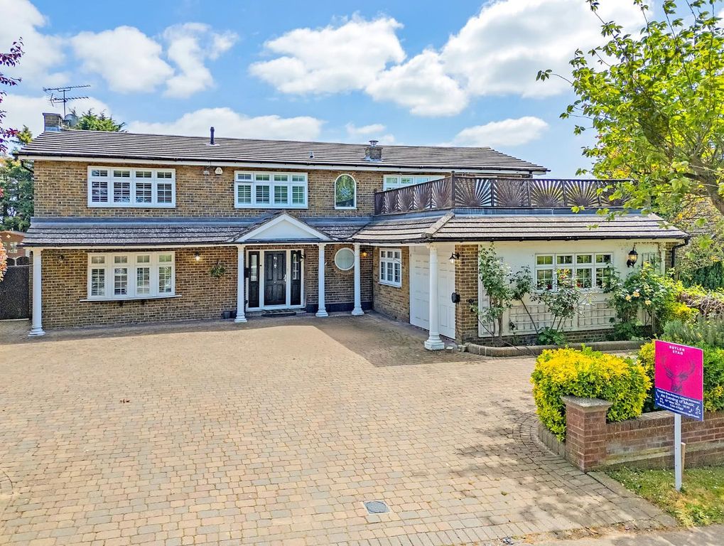 Property photo 1 of 40