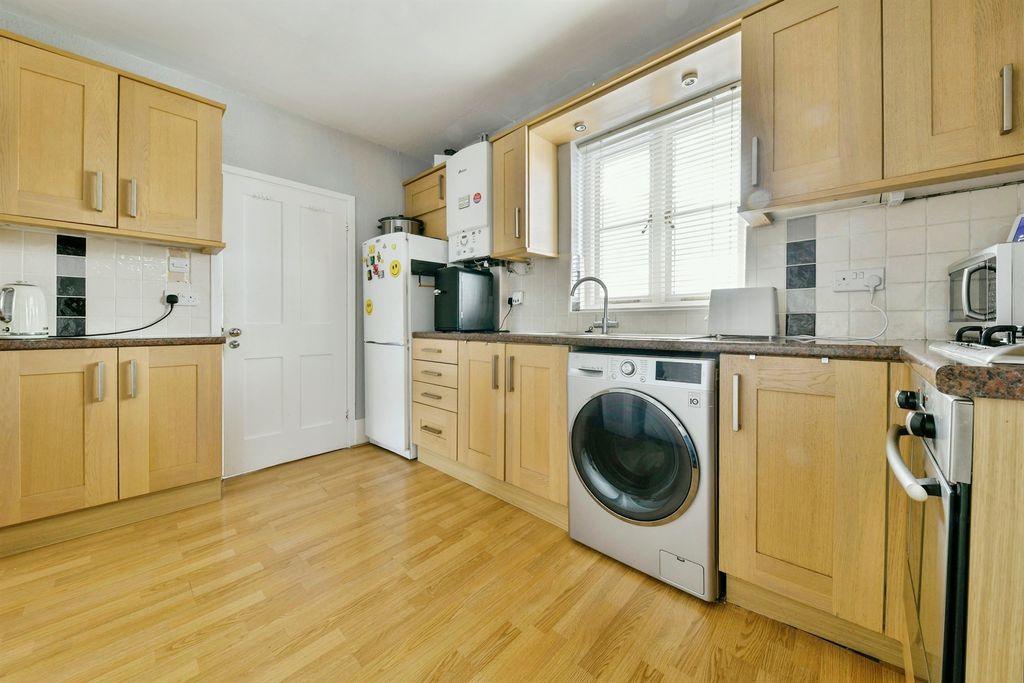 Property photo 3 of 17