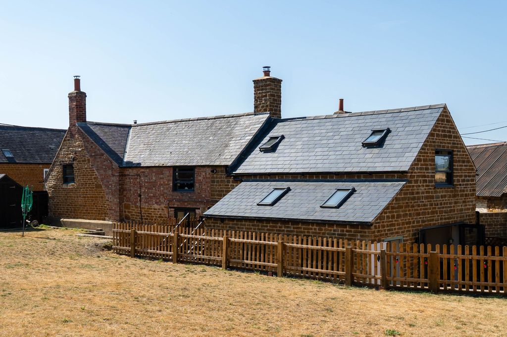 Property photo 1 of 39
