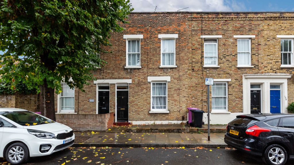 Property photo 1 of 16 152 Grantley Street, Bethnal Green, London, E1 4BT