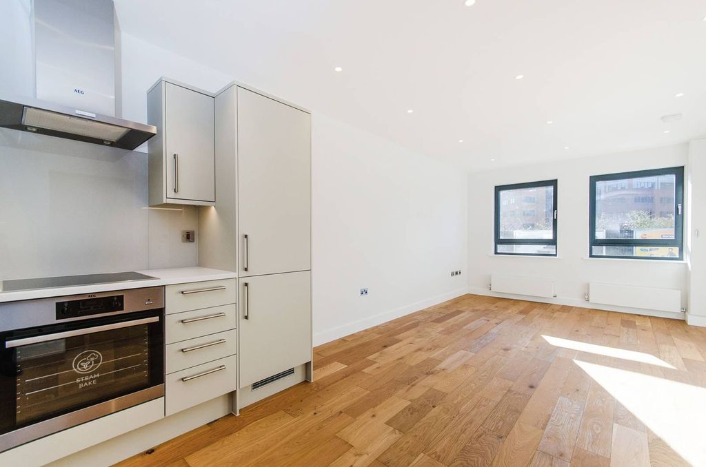 Property photo 2 of 14