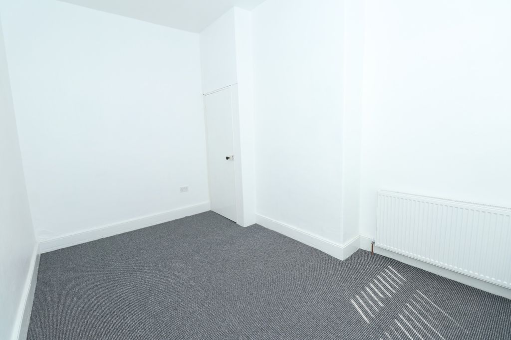 Property photo 3 of 11 Bedroom 2 (B)