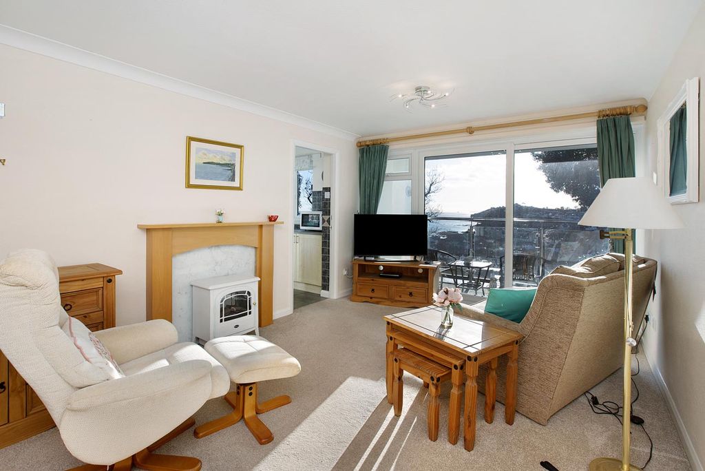 Property photo 3 of 14 Photo 4