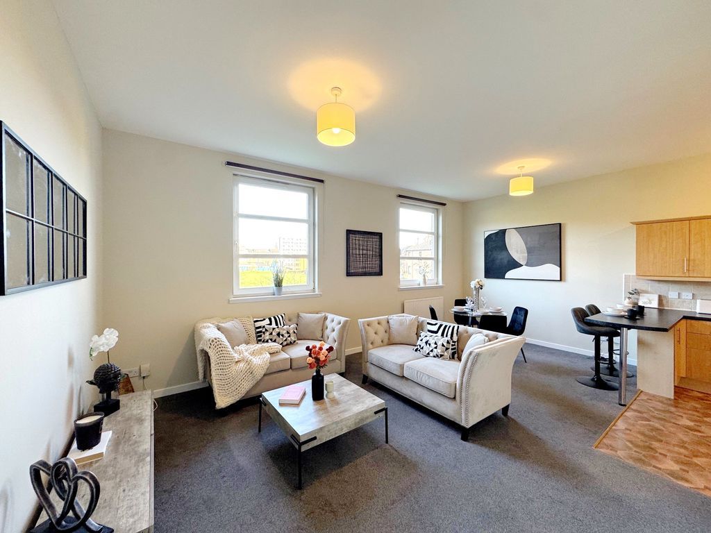 Property photo 3 of 13 Photo 4