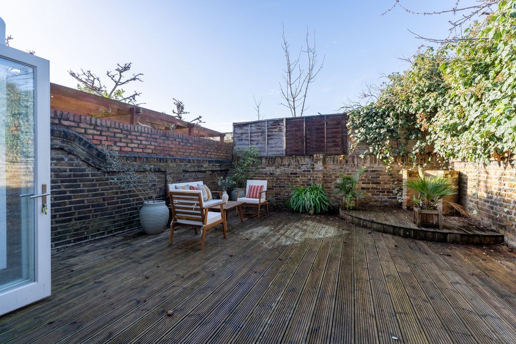 Property photo 3 of 19