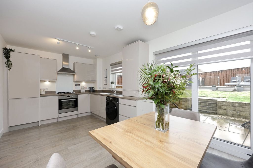 Property photo 3 of 27 Picture 3