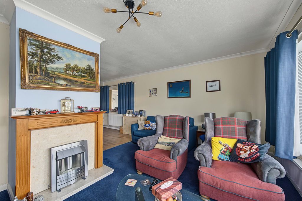 Property photo 3 of 23