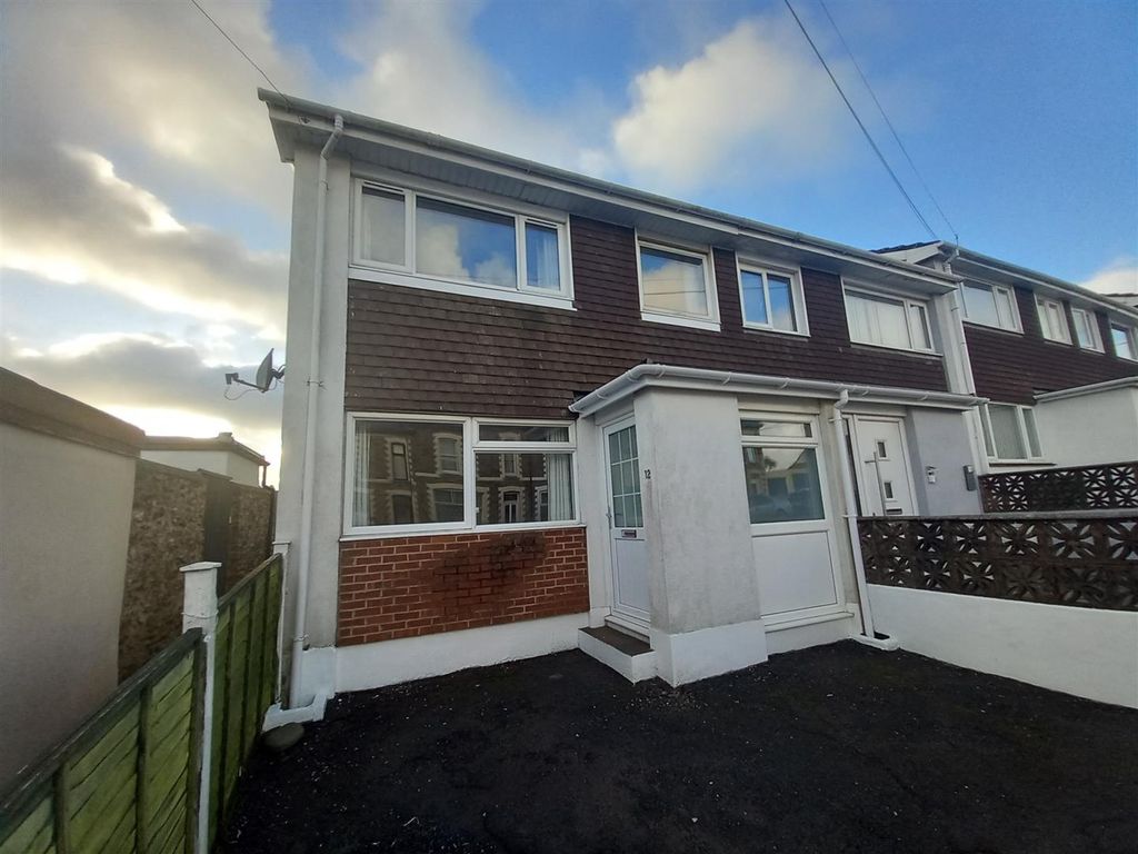 Property photo 1 of 9 12 Waterloo Terrace Front.Jpg