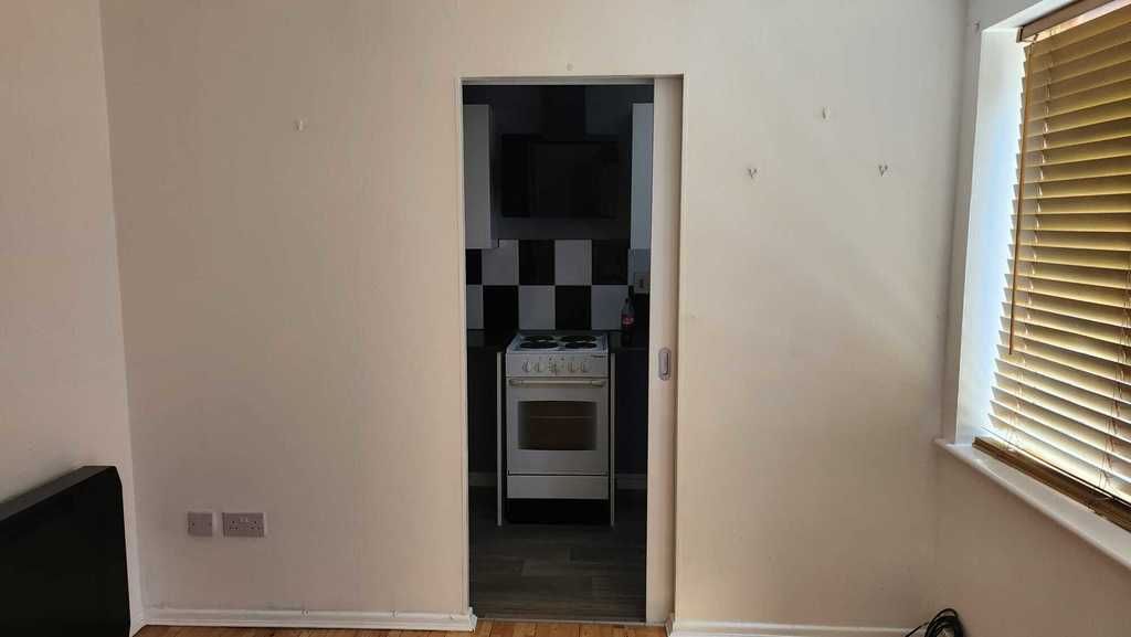 Property photo 3 of 9 Studio Room