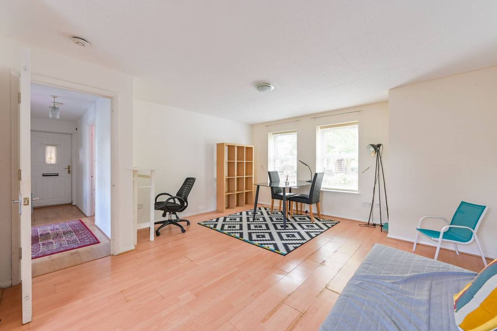 Property photo 2 of 5