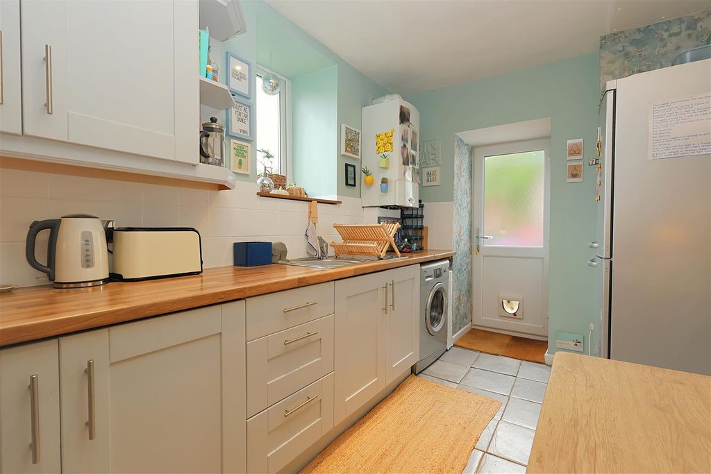 Property photo 3 of 21 Kitchen Diner