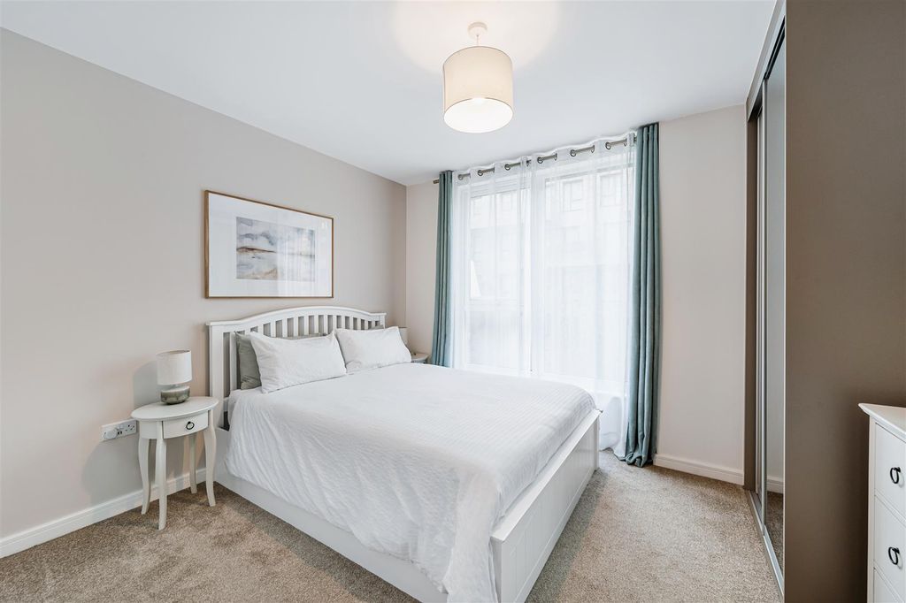 Property photo 3 of 13 19 Munster Court-9.Jpg