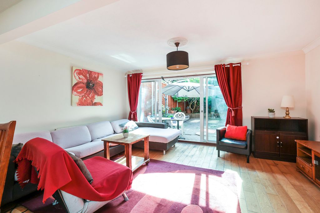 Property photo 2 of 20 Pbox-Img.Jpg