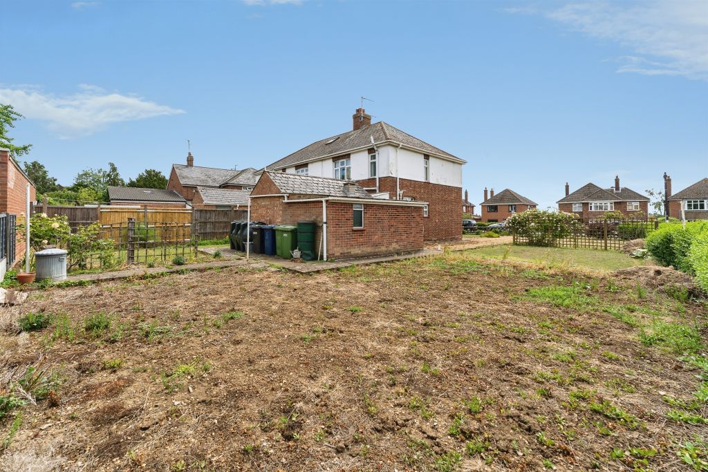 Property photo 2 of 13