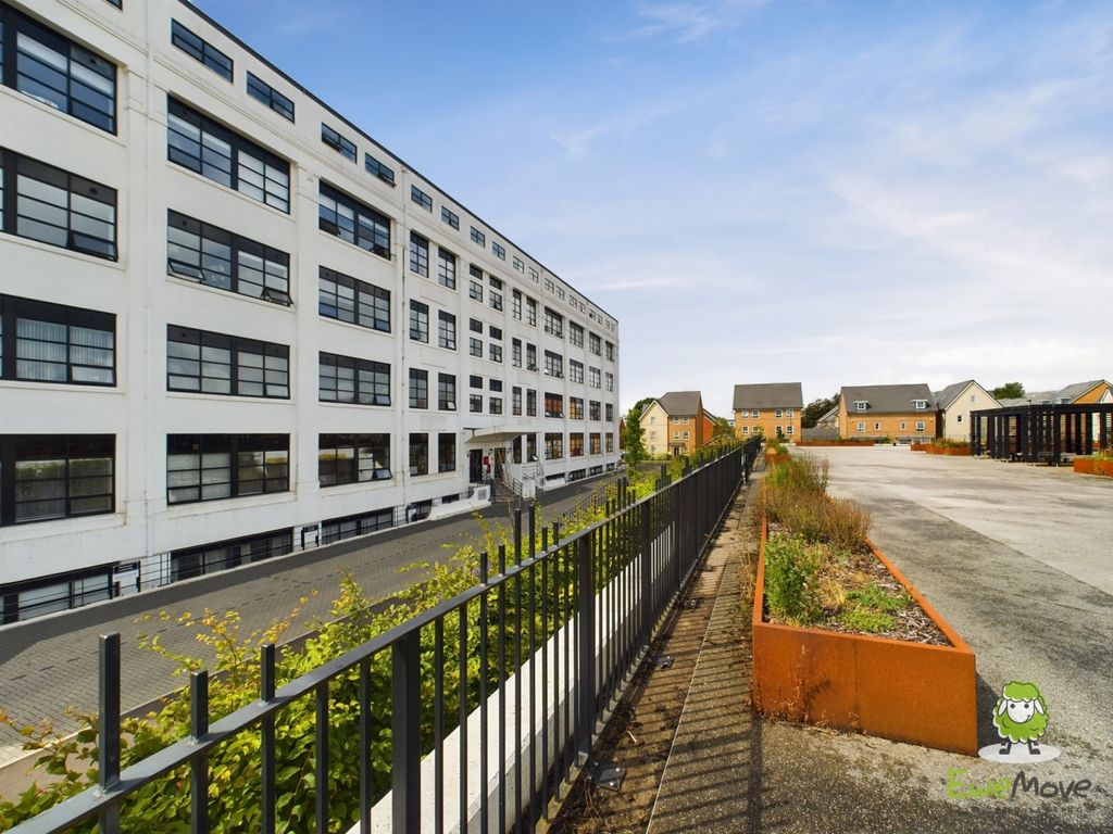 Property photo 1 of 30 Ewemove Basingstoke Estate Agents - Lilly Court -
