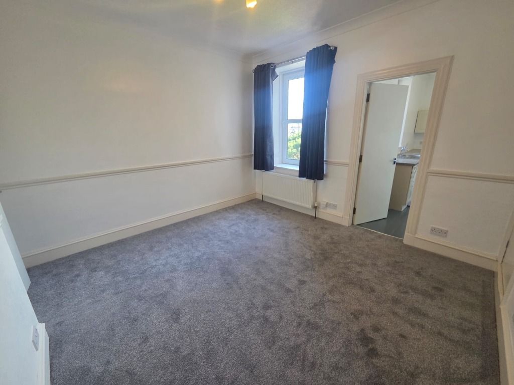 Property photo 3 of 8 Photo 3