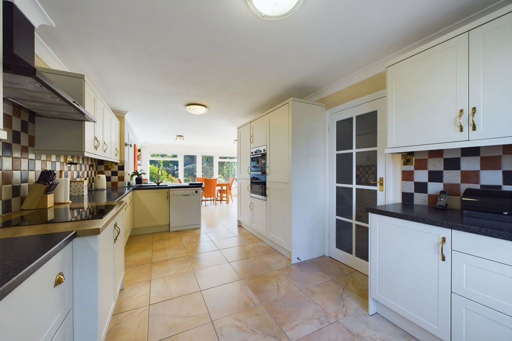 Property photo 1 of 27