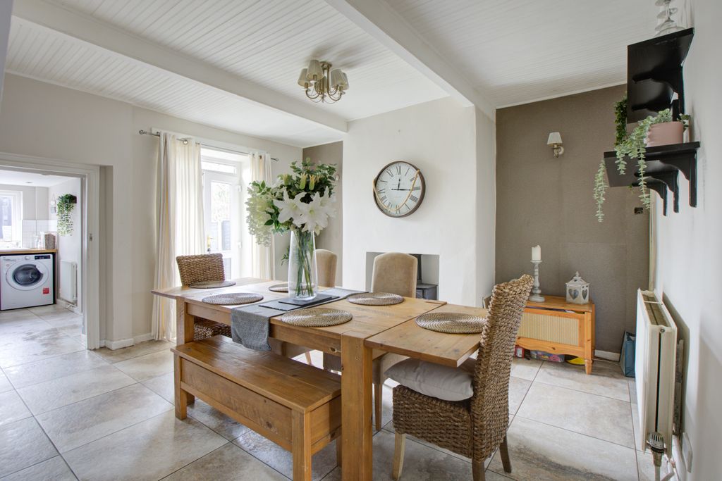 Property photo 3 of 14 Dining Room