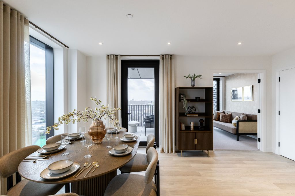 Property photo 3 of 19 101173 Prime Point, West Parkside London (7).Jpg