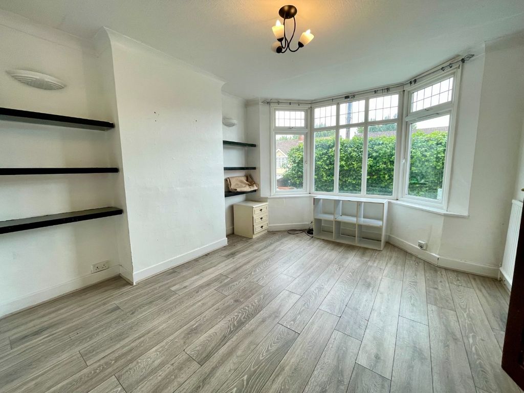 Property photo 3 of 11 4419662