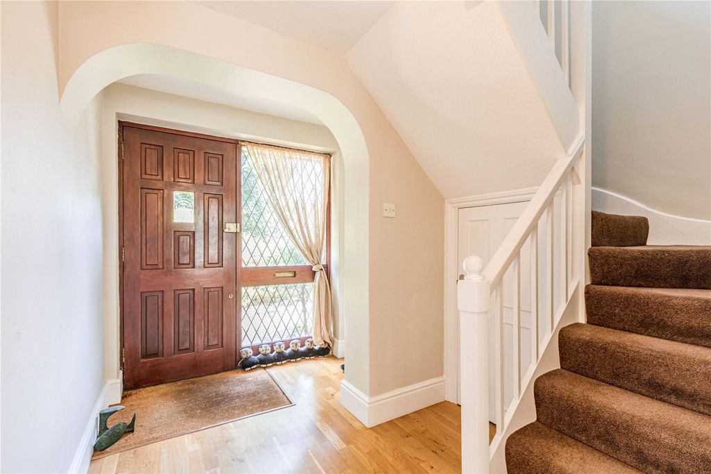 Property photo 2 of 25 Hallway