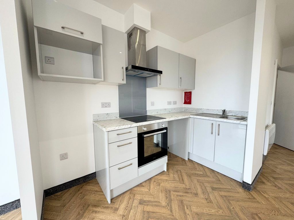 Property photo 1 of 4 Kitchen