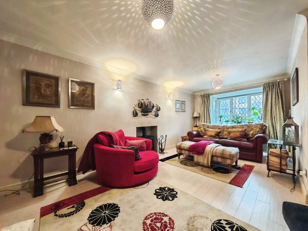 Property photo 3 of 37 Pbox-Img.Jpg