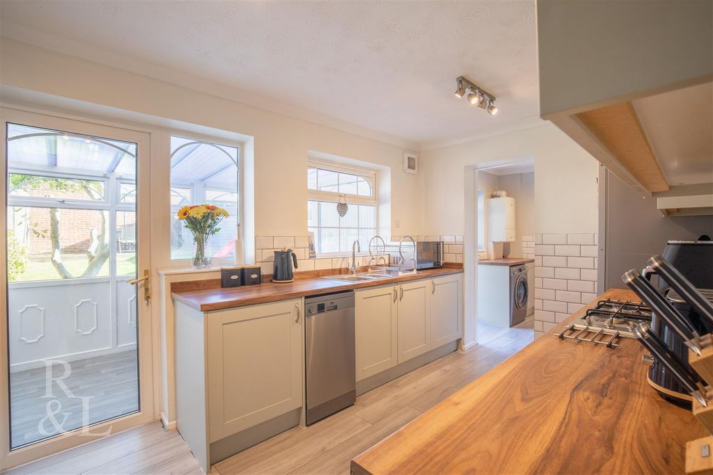 Property photo 3 of 19 25 Falcon Way (1).Jpg