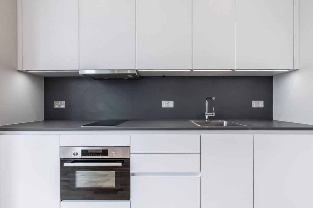 Property photo 1 of 11 Kitchen