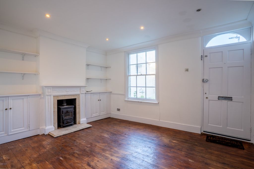 Property photo 3 of 19 5263422
