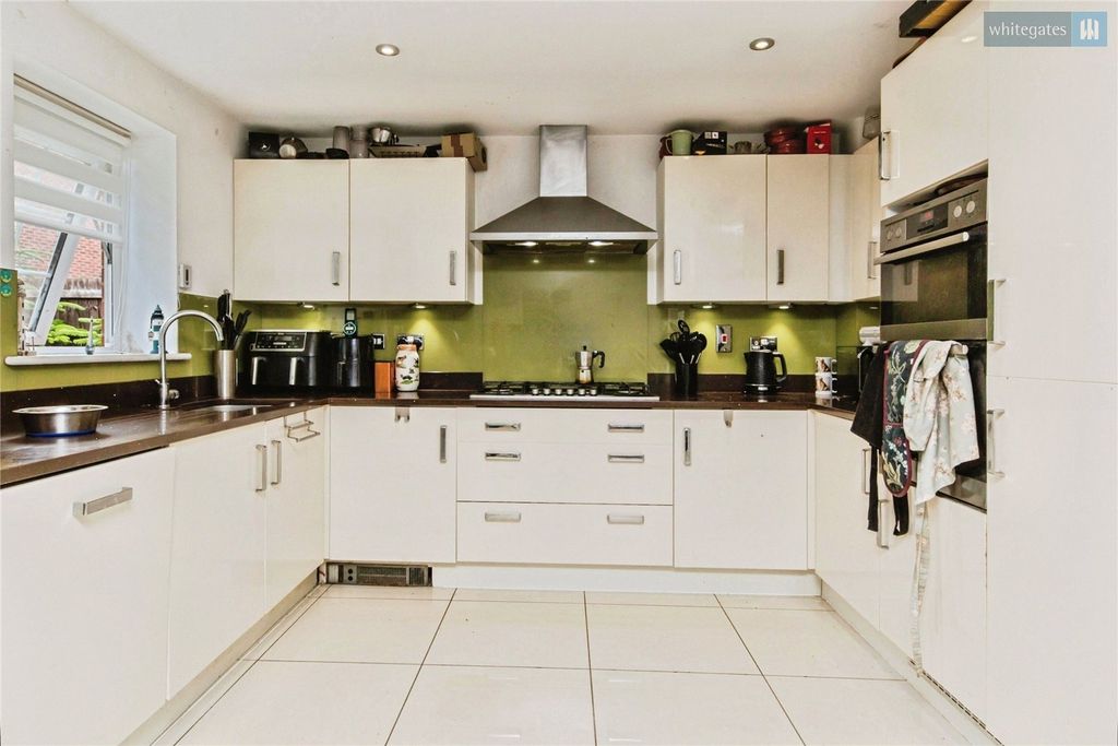 Property photo 3 of 27 Picture No. 05