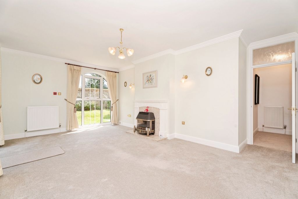 Property photo 3 of 12 Pbox-Img.Jpg