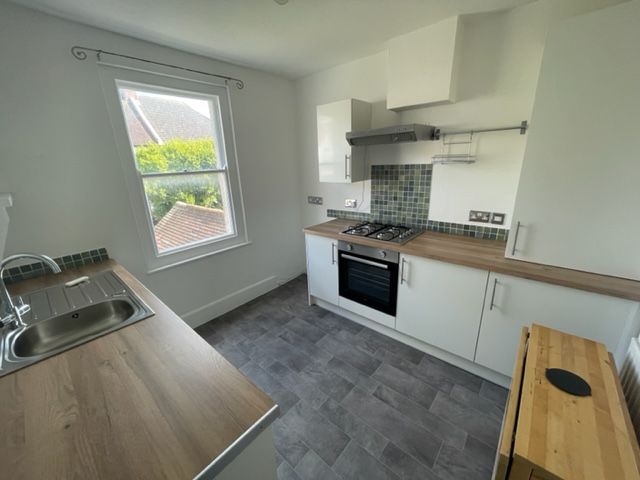 Property photo 2 of 7 Kitchen