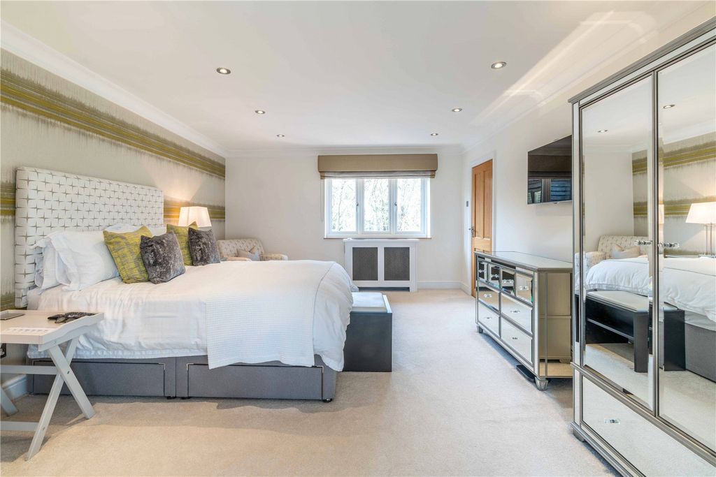 Additional image 18 of 5 bed detached house for saleHigh Road, Loughton, Essex IG10