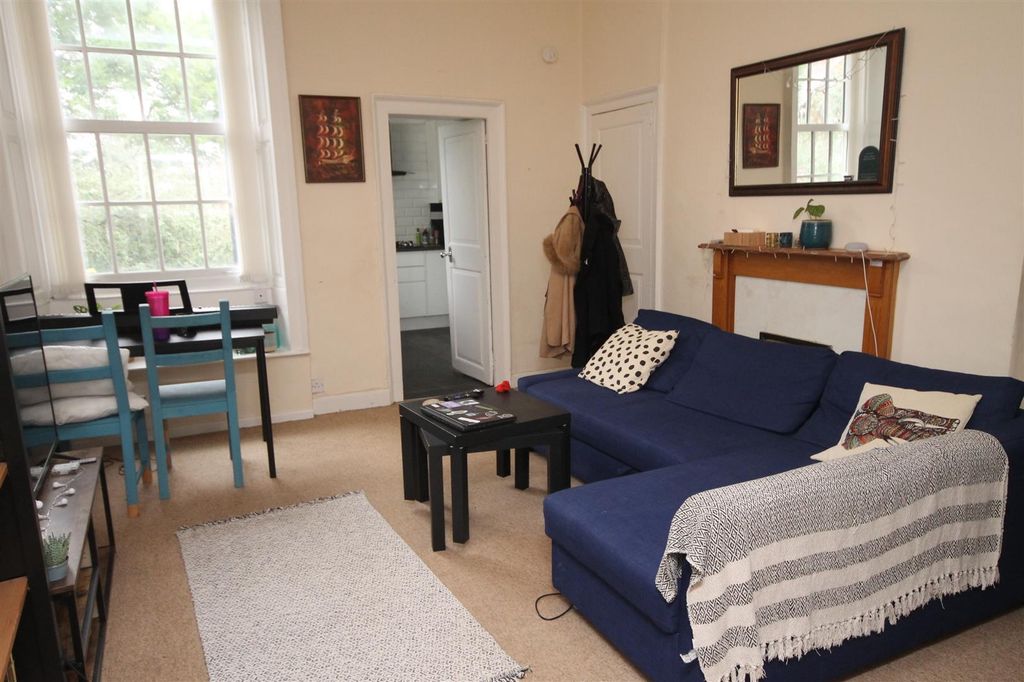 Property photo 1 of 6 Lounge.Jpg