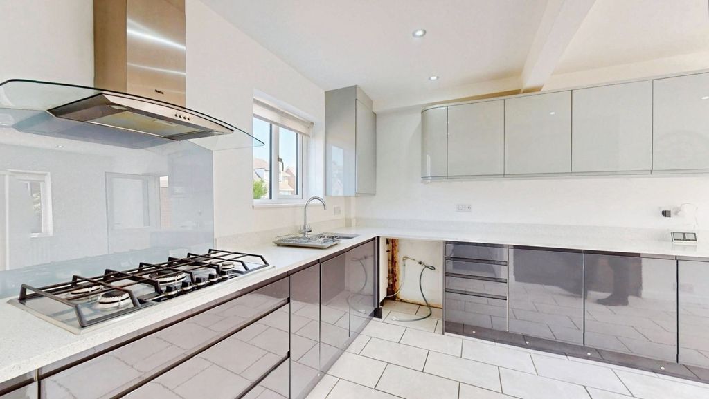 Property photo 2 of 15 Pbox-Img.Jpg