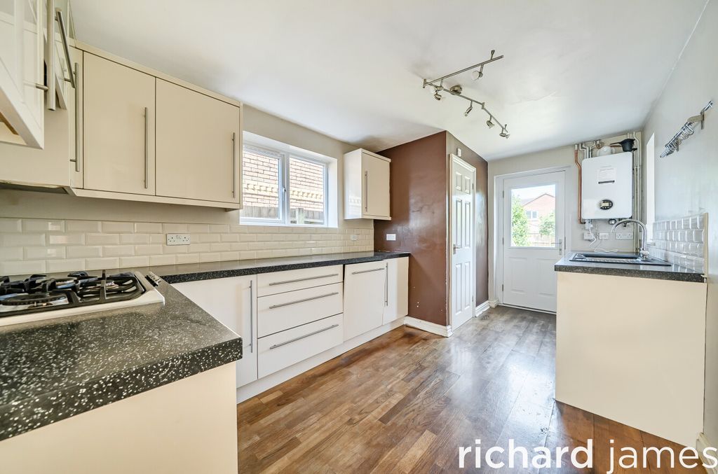Property photo 3 of 17 84Fb8d7dc60A4064B27d1F5d79298A6d
