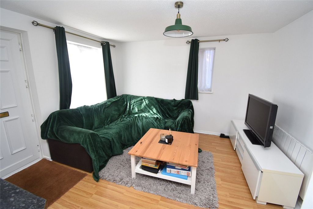 Property photo 3 of 6 Picture No. 06