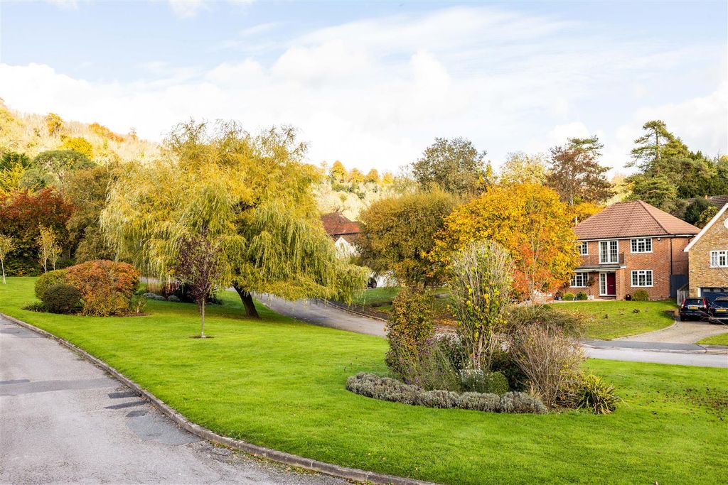 Additional image 25 of 5 bed detached house for saleHuntersfield Close, Reigate RH2