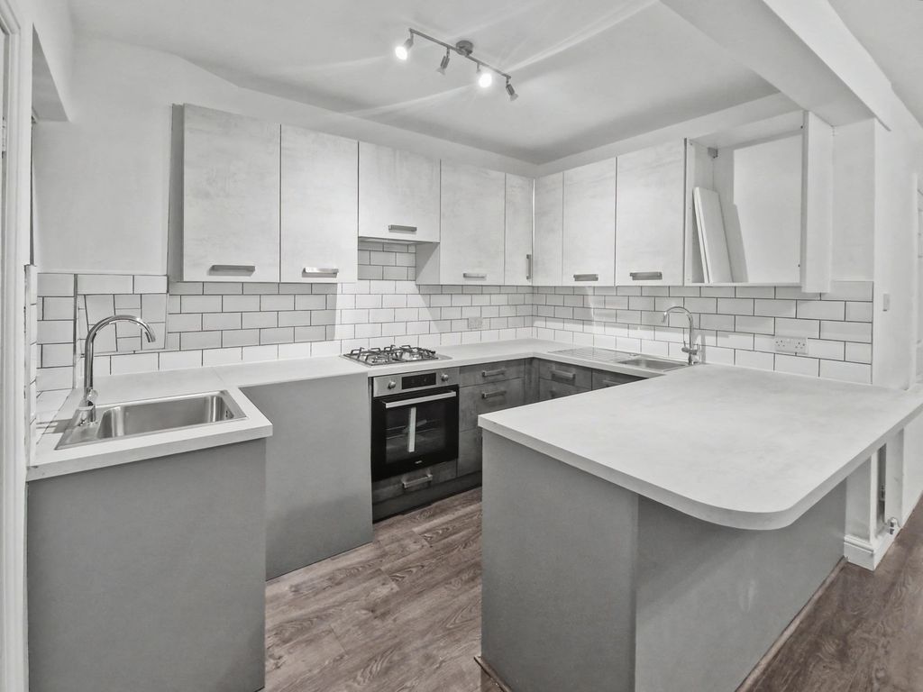 Property photo 3 of 29