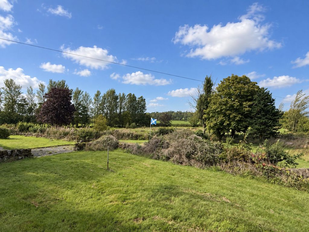 Property photo 2 of 34